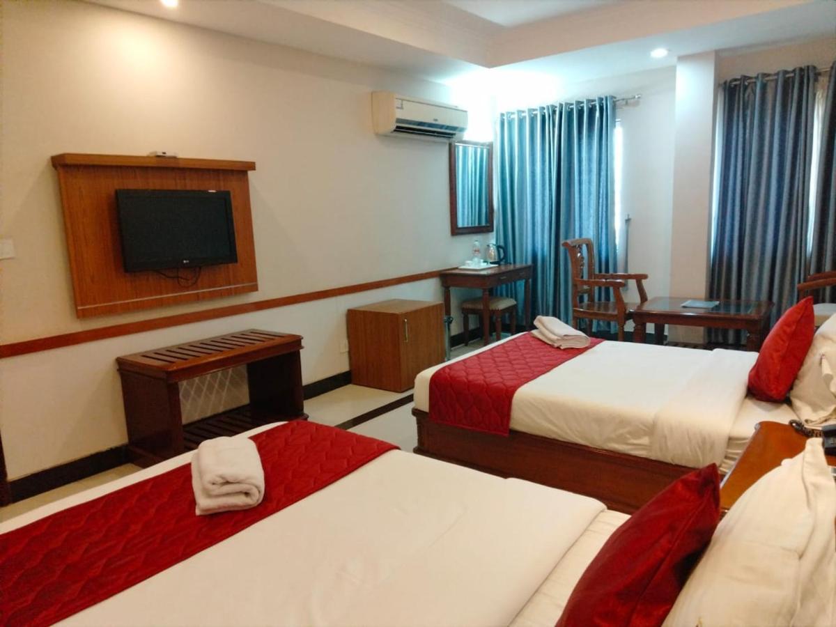 Hotel Jyothis Regency Palakkad Exteriör bild