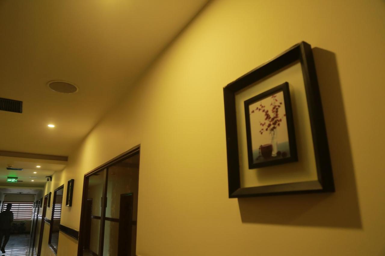 Hotel Jyothis Regency Palakkad Exteriör bild